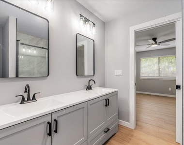 803 Kavanagh Dr - Photo Thumbnail 22