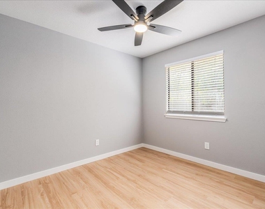 803 Kavanagh Dr - Photo Thumbnail 15