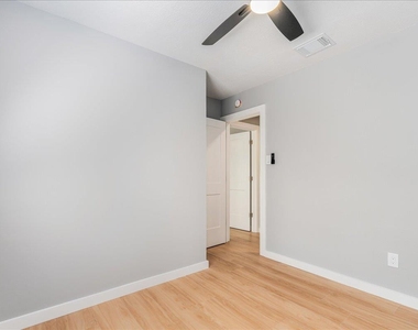 803 Kavanagh Dr - Photo Thumbnail 16