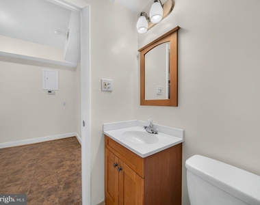 1333 Adams Street Ne - Photo Thumbnail 9