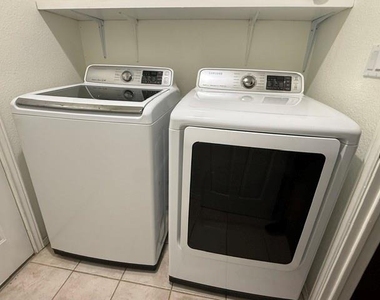 2106 Surrey Dr - Photo Thumbnail 18