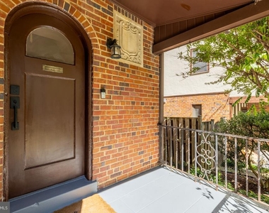 3719 Windom Place Nw - Photo Thumbnail 9