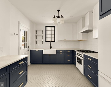 3719 Windom Place Nw - Photo Thumbnail 20