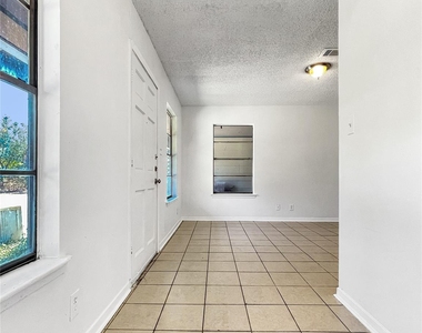 2502 Cecil Dr - Photo Thumbnail 4