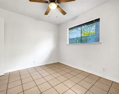 2502 Cecil Dr - Photo Thumbnail 9