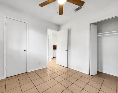 2502 Cecil Dr - Photo Thumbnail 11