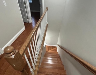 1922 Capitol Avenue Ne - Photo Thumbnail 26