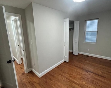 1922 Capitol Avenue Ne - Photo Thumbnail 22