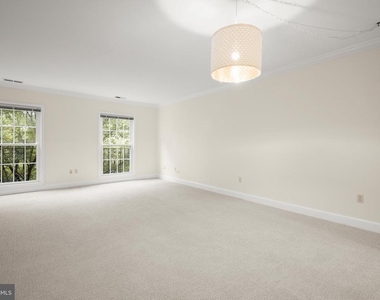 3287 Sutton Place Nw - Photo Thumbnail 3