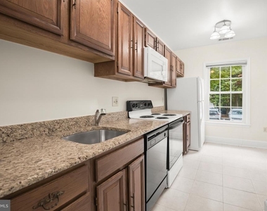 3287 Sutton Place Nw - Photo Thumbnail 8