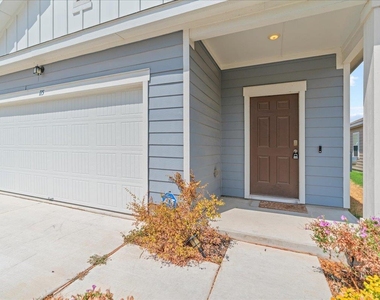 115 Bluegill Dr - Photo Thumbnail 2