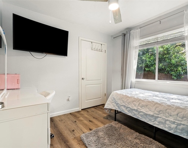 9024 Heiden Ln - Photo Thumbnail 23