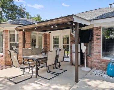 9024 Heiden Ln - Photo Thumbnail 5