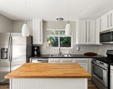 9024 Heiden Ln - Photo Thumbnail 16
