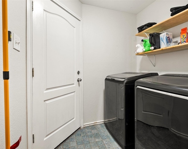 9024 Heiden Ln - Photo Thumbnail 27