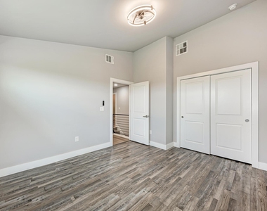 5308 Downs Dr - Photo Thumbnail 22