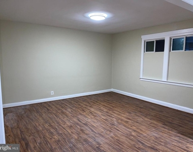 2210 Nicholson Street Se - Photo Thumbnail 12