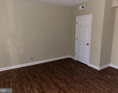 2210 Nicholson Street Se - Photo Thumbnail 3