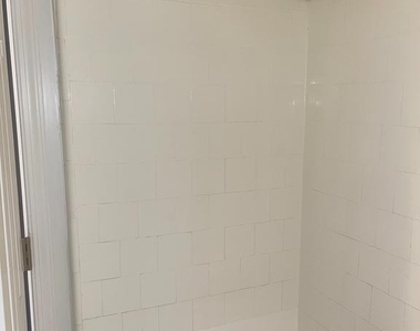 2210 Nicholson Street Se - Photo Thumbnail 17