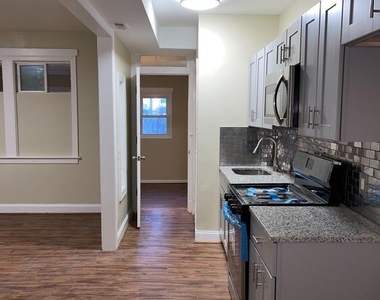 2210 Nicholson Street Se - Photo Thumbnail 5