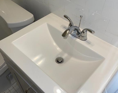 2210 Nicholson Street Se - Photo Thumbnail 16