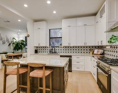1529 Barton Springs Rd - Photo Thumbnail 6