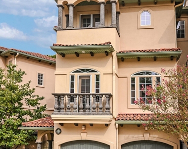1529 Barton Springs Rd - Photo Thumbnail 17