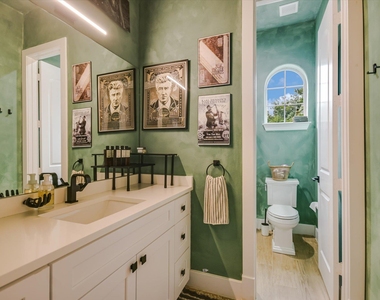 1529 Barton Springs Rd - Photo Thumbnail 15