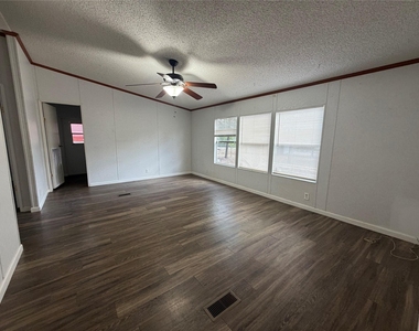 177 Jeffrey Dr - Photo Thumbnail 3