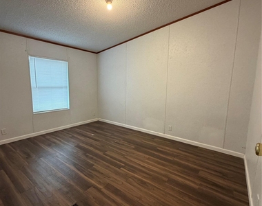 177 Jeffrey Dr - Photo Thumbnail 4