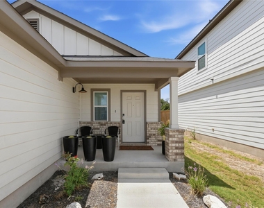 301 Old Stagecoach Rd - Photo Thumbnail 2