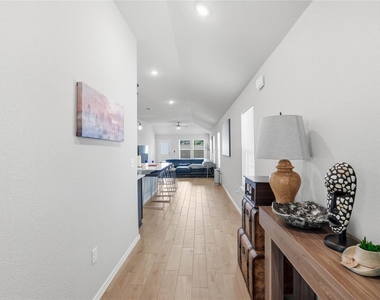 301 Old Stagecoach Rd - Photo Thumbnail 3