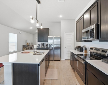 301 Old Stagecoach Rd - Photo Thumbnail 8