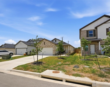 301 Old Stagecoach Rd - Photo Thumbnail 1