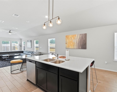 301 Old Stagecoach Rd - Photo Thumbnail 9