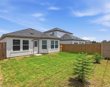 301 Old Stagecoach Rd - Photo Thumbnail 18