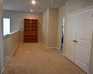 516 E Slaughter Ln - Photo Thumbnail 16