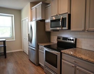 516 E Slaughter Ln - Photo Thumbnail 9