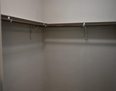516 E Slaughter Ln - Photo Thumbnail 13