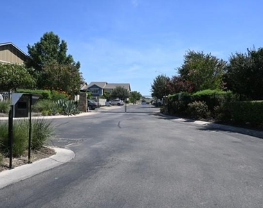 516 E Slaughter Ln - Photo Thumbnail 26