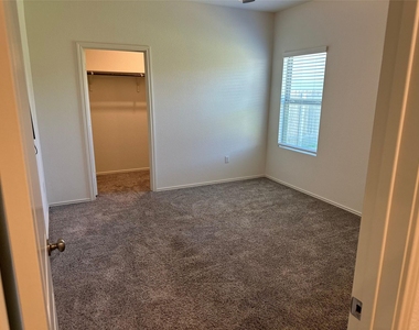 3504 Lodgepole Dr - Photo Thumbnail 17