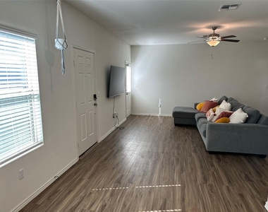 3504 Lodgepole Dr - Photo Thumbnail 12