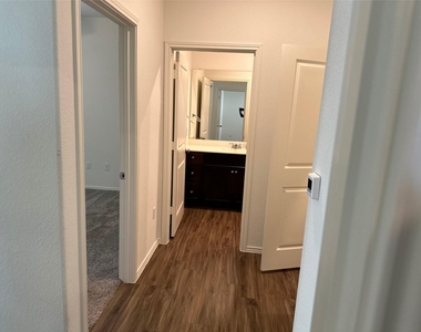 3504 Lodgepole Dr - Photo Thumbnail 14
