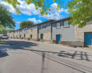 1302 Parker Ln - Photo Thumbnail 17