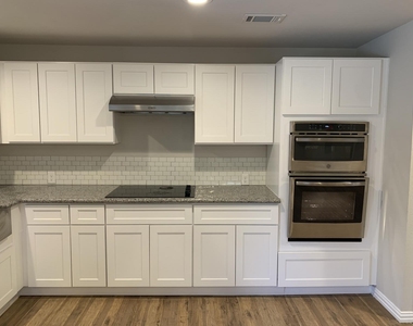 1002 Adventure Ln - Photo Thumbnail 20