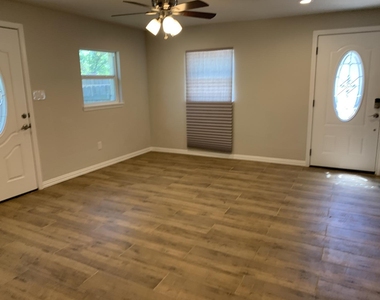 1002 Adventure Ln - Photo Thumbnail 22