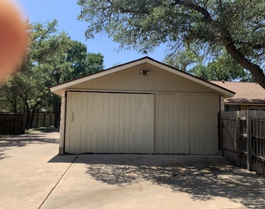 1002 Adventure Ln - Photo Thumbnail 32