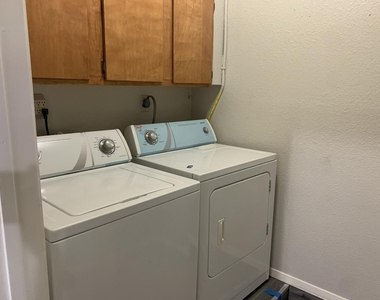 1002 Adventure Ln - Photo Thumbnail 11