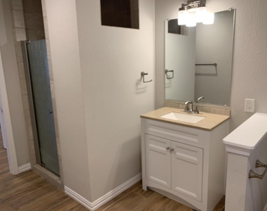 1002 Adventure Ln - Photo Thumbnail 28