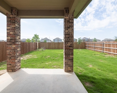 317 Tordesillas Dr - Photo Thumbnail 16